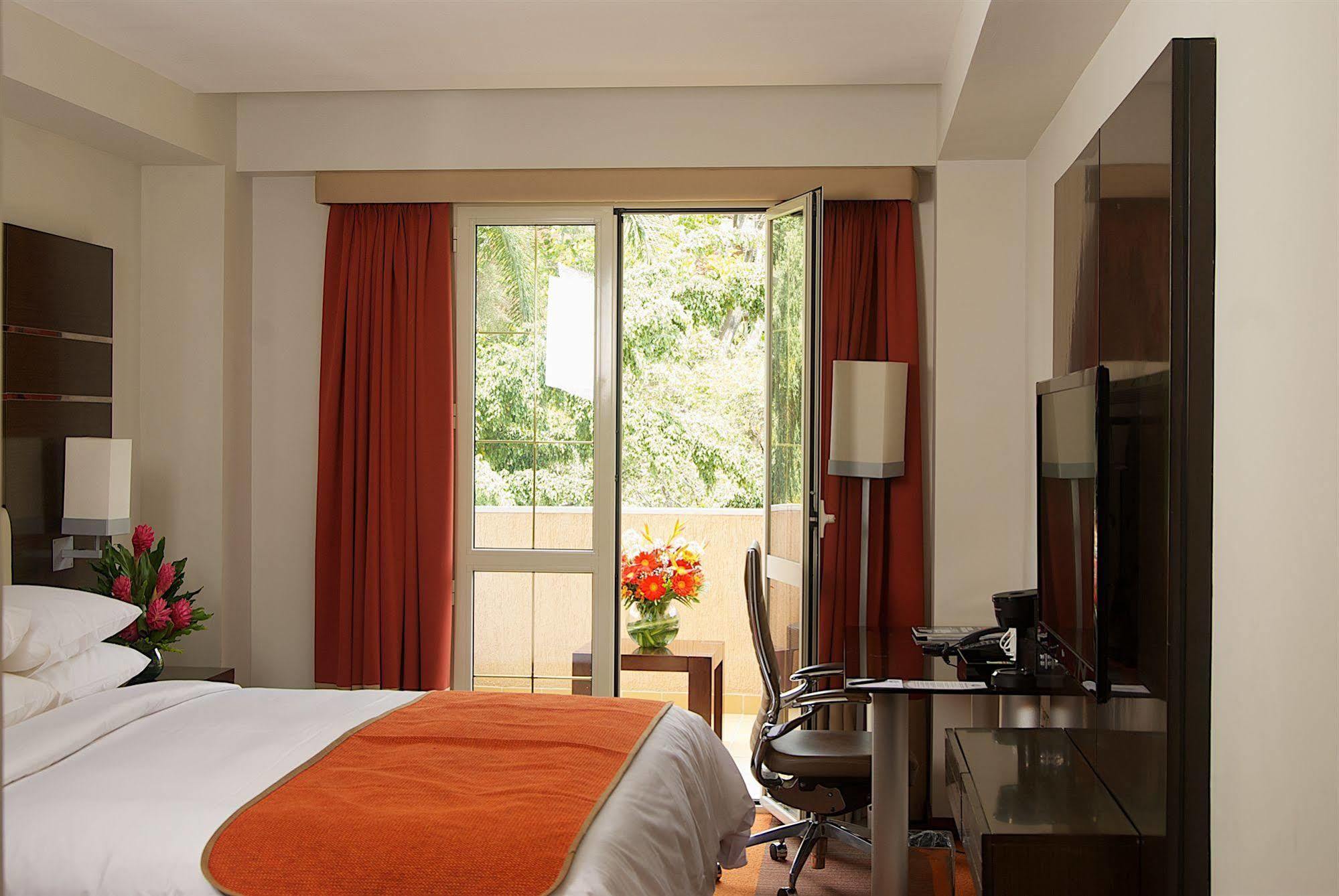 קראקס Hotel Altamira Village מראה חיצוני תמונה